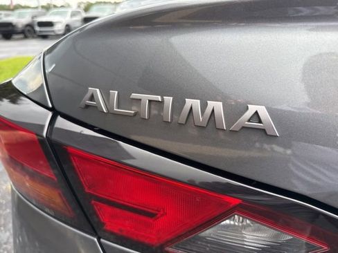 Used 2024 Nissan Altima 2.5 SV FWD image 28