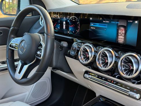 Certified 2022 Mercedes-Benz GLA 250 image 20