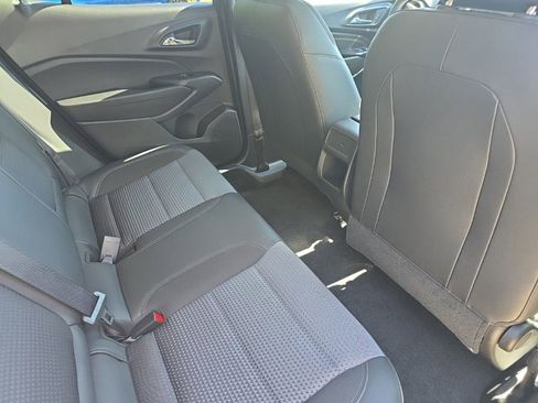 Used 2025 Chevrolet Trax LT FWD image 16