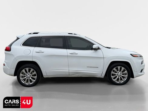 Used 2018 Jeep Cherokee Overland image 8