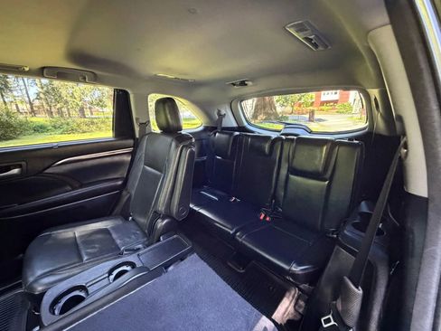 Used 2016 Toyota Highlander Limited w/ Driver Technology Package AWD/4WD image 12