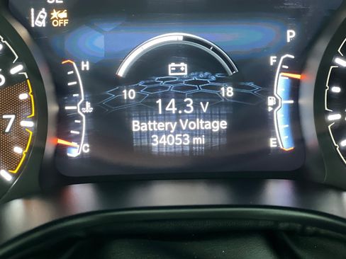 Used 2024 Jeep Compass Latitude image 27