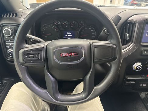 Used 2023 GMC Sierra 2500 Pro w/ Convenience Package image 3