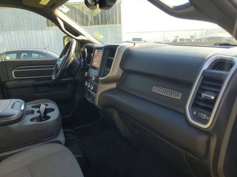 Used 2024 RAM 2500 Big Horn AWD/4WD image 34