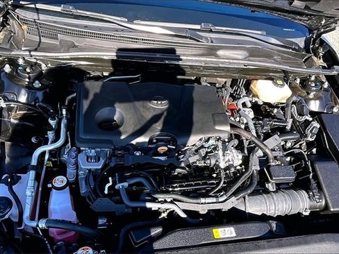 Used 2025 Toyota Camry SE image 7