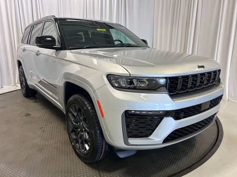 New 2026 Jeep Grand Cherokee L Summit AWD/4WD image 25