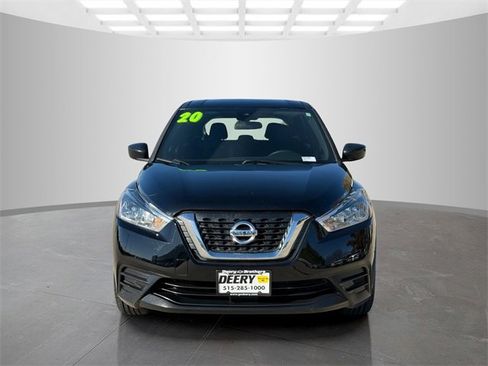 Used 2020 Nissan Kicks S image 2