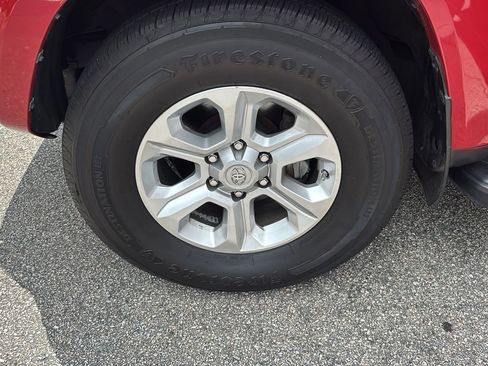 Used 2021 Toyota 4Runner SR5 Premium w/ Moonroof Package image 25