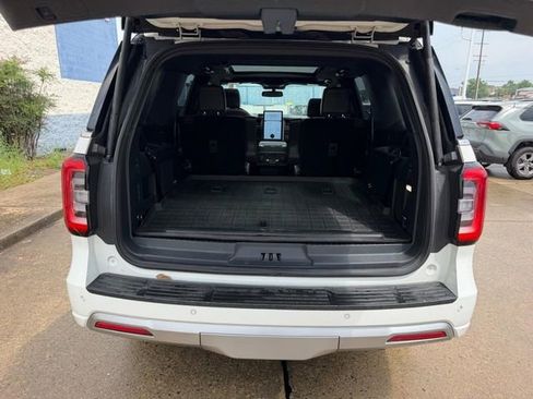 Used 2022 Ford Expedition Platinum AWD/4WD image 5
