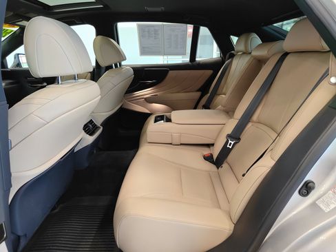 Used 2024 Lexus LS 500 RWD image 14