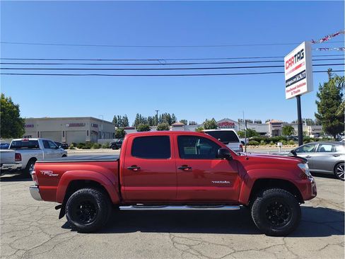 Used 2012 Toyota Tacoma PreRunner w/ SR5 Pkg RWD image 4