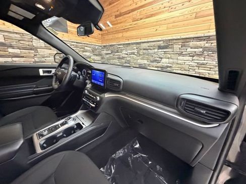 Used 2020 Ford Explorer XLT w/ Comfort Package AWD/4WD image 15