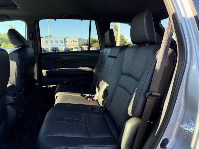 Used 2025 Honda Passport TrailSport image 15