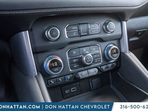 Used 2024 GMC Yukon XL SLT AWD/4WD image 10