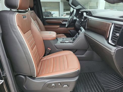 Certified 2025 GMC Sierra 2500 Denali Ultimate AWD/4WD image 29