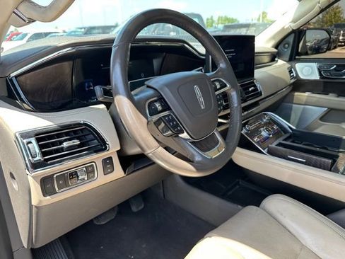 Used 2022 Lincoln Navigator Reserve AWD/4WD image 24