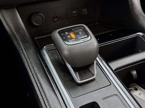 Used 2023 Nissan Pathfinder SL w/ Black Appearance Package AWD/4WD image 19
