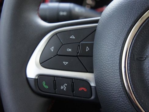 Used 2023 Jeep Renegade Trailhawk image 16
