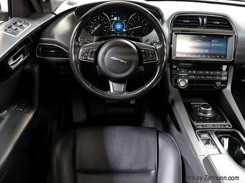 Used 2020 Jaguar F-PACE Premium AWD/4WD image 16