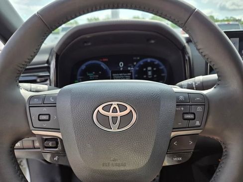 Used 2025 Toyota Camry XSE FWD image 23
