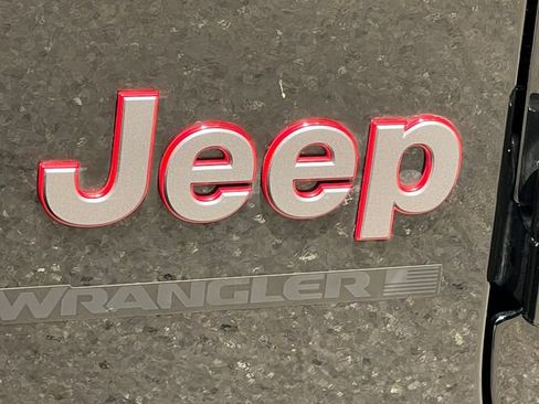 Used 2025 Jeep Wrangler Unlimited Rubicon AWD/4WD image 51
