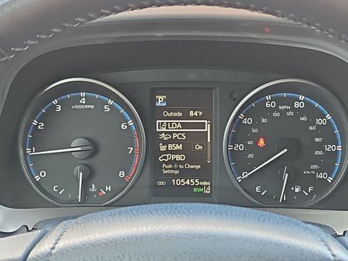 Used 2018 Toyota RAV4 XLE AWD/4WD image 15