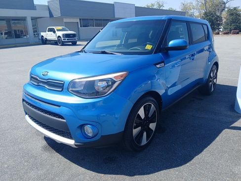 Used 2018 Kia Soul + image 1