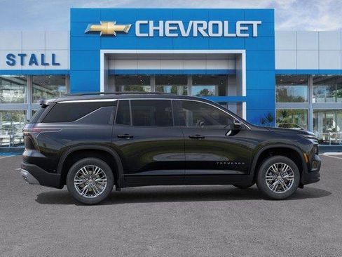 Used 2026 Chevrolet Traverse LT w/ Driver Confidence Package FWD image 5