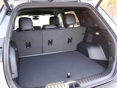 New 2026 Chevrolet Equinox LT w/ Convenience Package II FWD image 20
