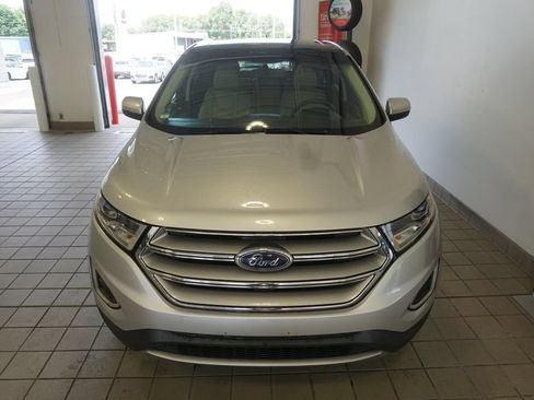 Used 2018 Ford Edge Titanium w/ Equipment Group 301A FWD image 16