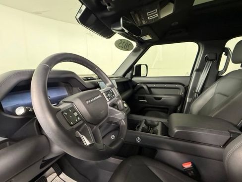 Used 2025 Land Rover Defender 110 X-Dynamic SE AWD/4WD image 16