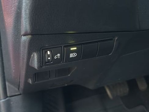 Used 2024 Toyota Corolla Cross LE image 16