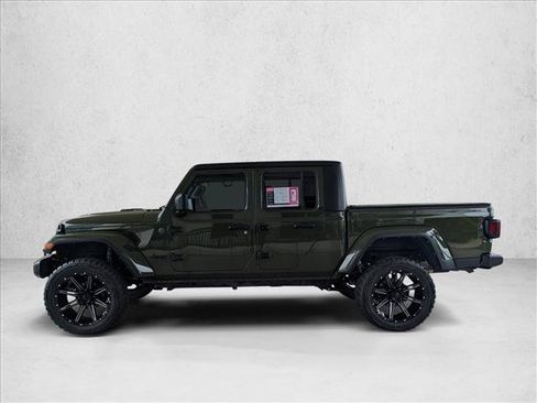 Used 2022 Jeep Gladiator Sport AWD/4WD image 8