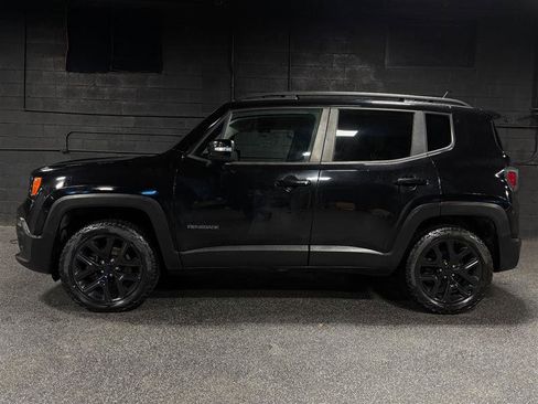 Used 2017 Jeep Renegade Altitude image 2