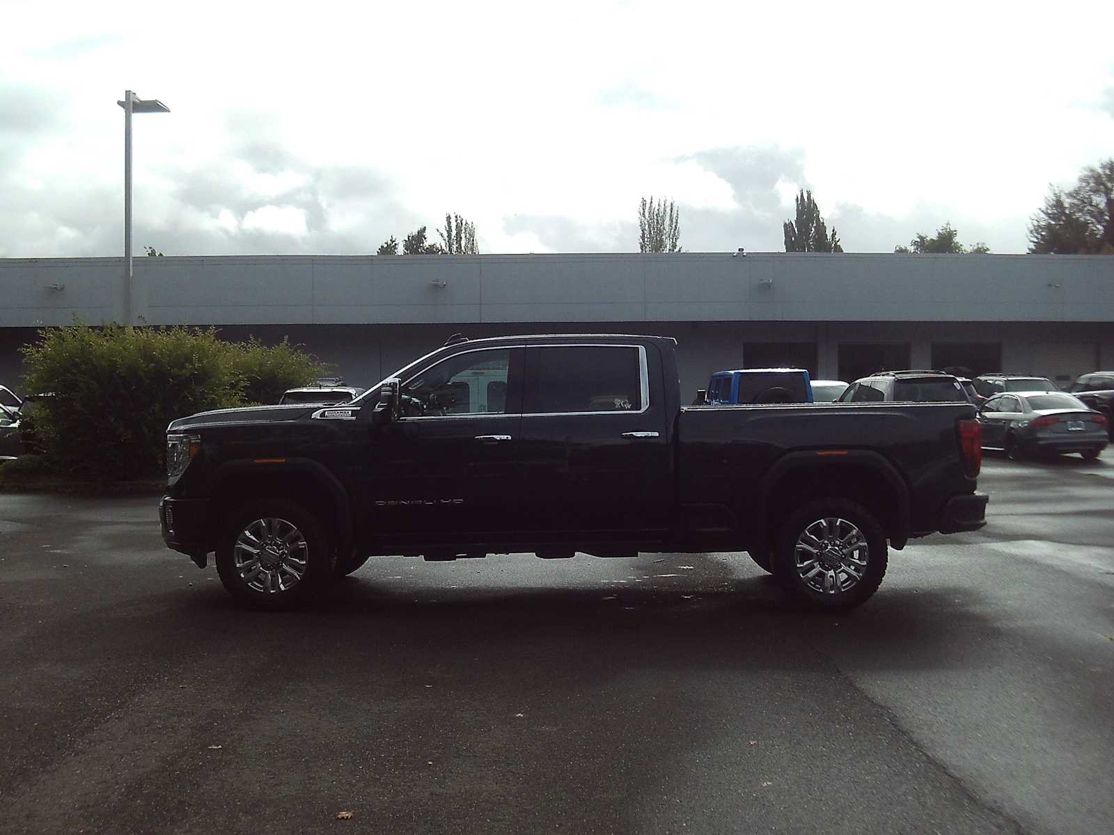 Used 2020 GMC Sierra 3500 Denali w/ Denali Ultimate Package AWD/4WD image 2