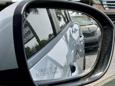 Used 2023 Nissan Rogue SV image 16