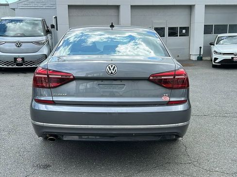 Used 2018 Volkswagen Passat 2.0T R-Line FWD image 5