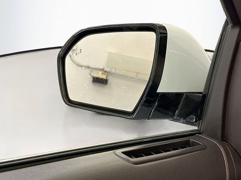 Used 2024 Ford Expedition Max XLT image 16