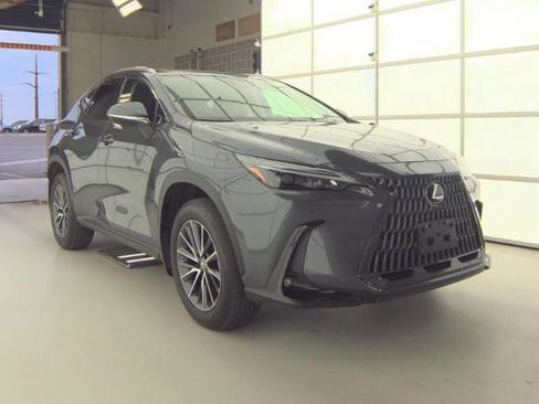 Used 2023 Lexus NX 350 AWD image 3