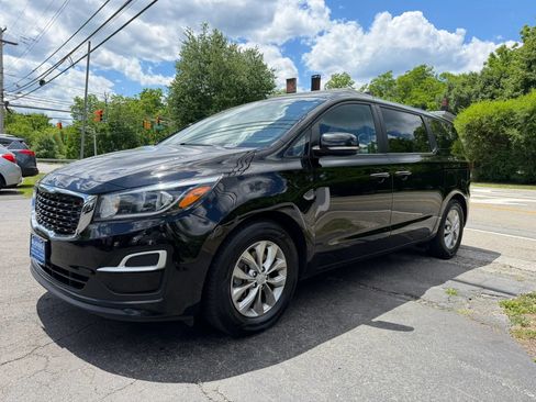 Used 2019 Kia Sedona LX FWD image 3