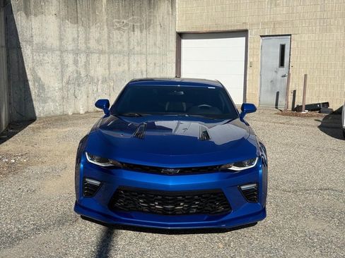 Used 2018 Chevrolet Camaro SS RWD image 9