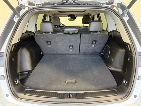 Used 2022 Jeep Grand Cherokee Limited image 32