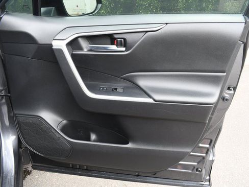 Used 2022 Toyota RAV4 XLE w/ Convenience Package FWD image 24