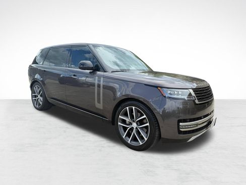 Used 2025 Land Rover Range Rover Long Wheelbase SE AWD/4WD image 7