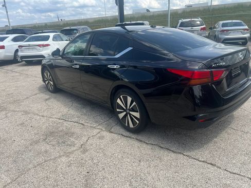 Used 2021 Nissan Altima 2.5 SV FWD image 3
