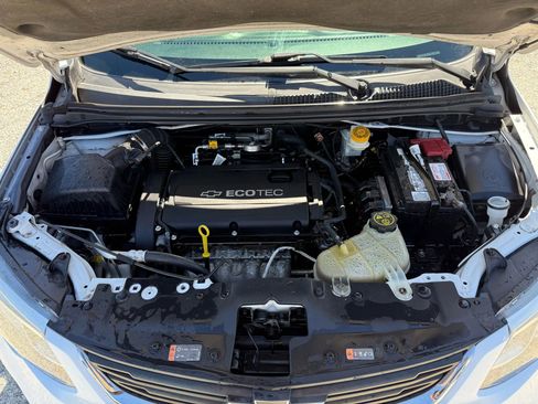 Used 2017 Chevrolet Sonic LT image 8