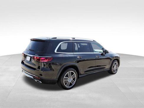 Used 2025 Mercedes-Benz GLS 450 4MATIC image 4