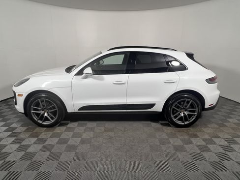 Certified 2026 Porsche Macan AWD/4WD image 2