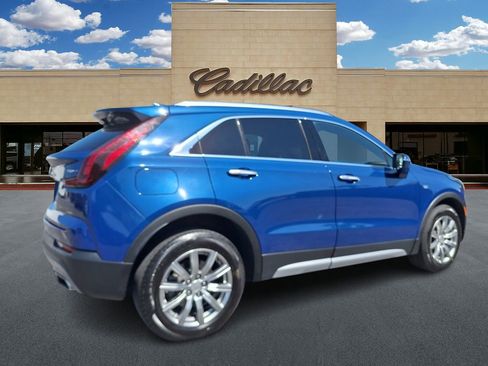 Used 2023 Cadillac XT4 Premium Luxury image 3