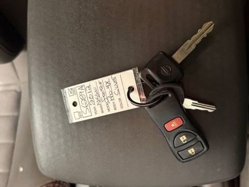 Used 2012 Nissan Frontier PRO-4X AWD/4WD image 19